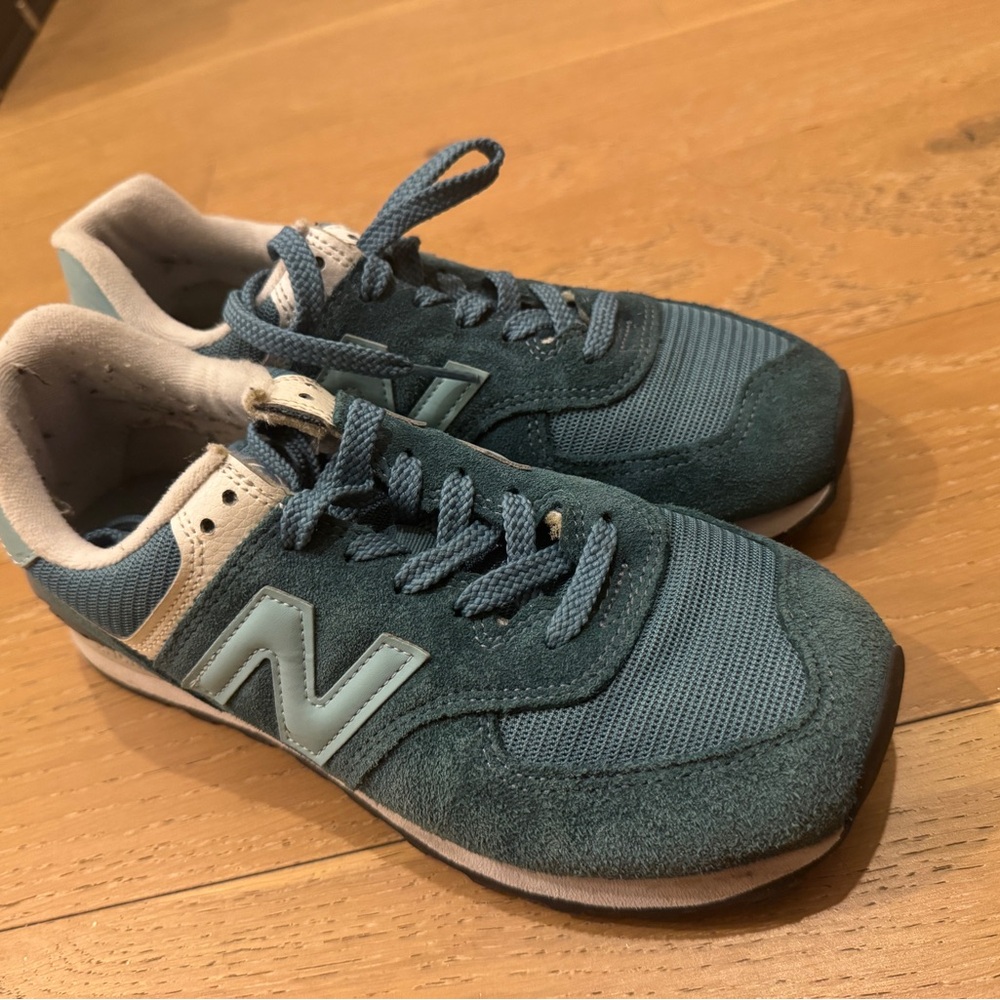 New balance Sneakers - like new - Picture 7 of 7